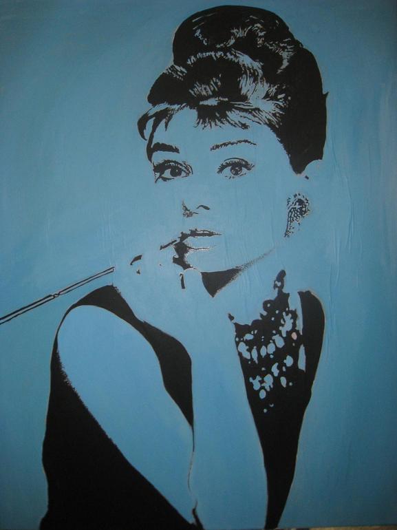 showslow:  Ioanna Efthimiou Yellow Marylin #2 Audrey, The Blue Portrait Pink Brigitte