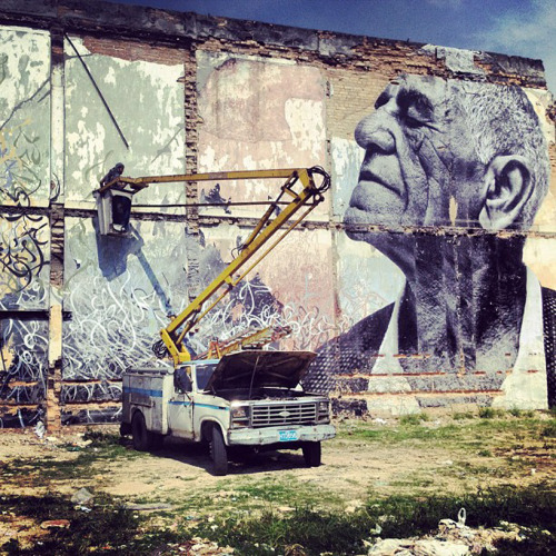 arpeggia:  JR and José Parlá - Wrinkles of the City project in Havana, Cuba More of José Parlá posts can be found here. 