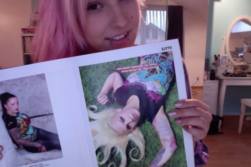 I&rsquo;m in the same mag as katy gold &lt;3 aaand she said that she liked my pictures too&hellip; f