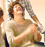  #1DFacts "Niall, conte um segredo do Liam" Niall: "Ele tem uma queda pelo Taylor Lautner"