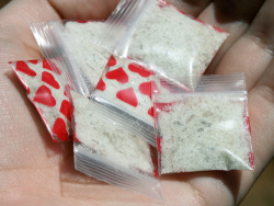 d1mebag:  FOLLOW THIS BLOG FOR 100% DRUG PICTURES  why follow pictures if u can&rsquo;t touch them?!