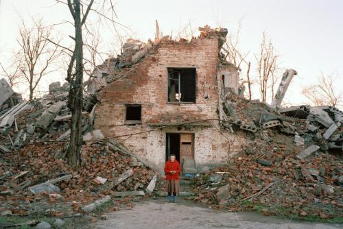 Grozny, Chechnya, 2002. Photo by Thomas Dworzak