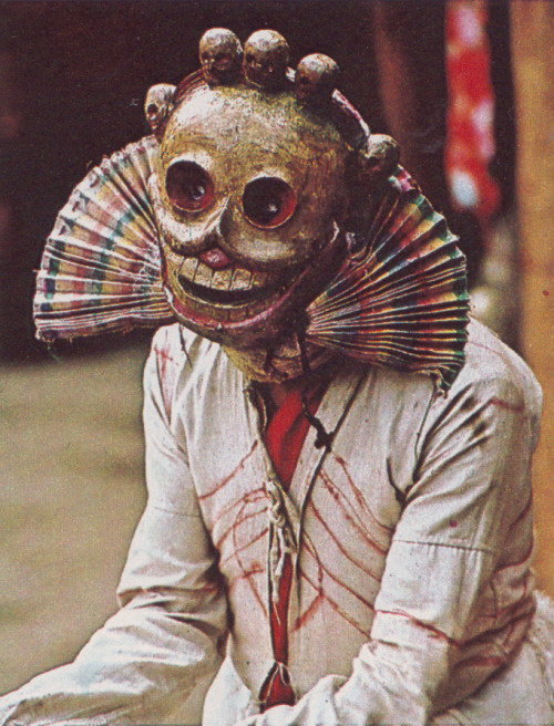 mangogatherer: Thami Buddhist, Nepal - National Geographic June 1982 ~ Jonathan T Wright 