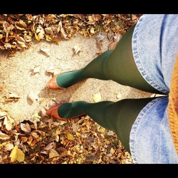 artiste-solitaire:  Green tights today! #fall #autumn #tights (Taken with Instagram) 