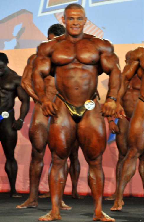 Is this boy for real? Those quads make my mouth water and his pecs make my knees weak!