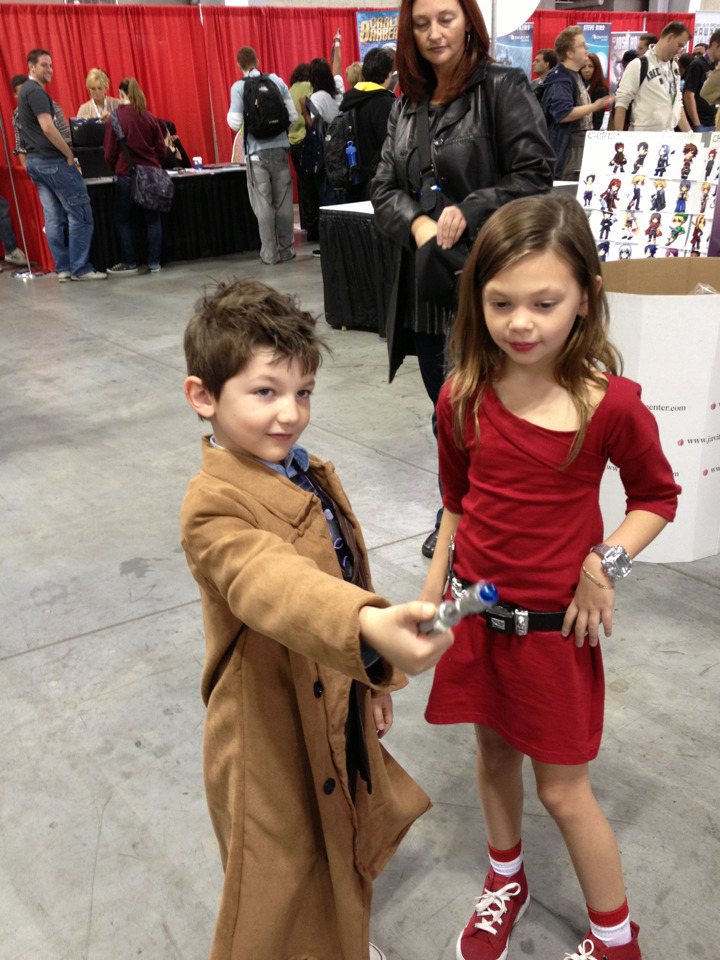thingsericalikes:  doctorwho:  Tenth Doctor and Oswin Oswald cosplay at New York