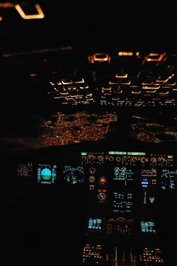fuckyeahairplaness:  Airbus A320 Cockpit, Over Madrid