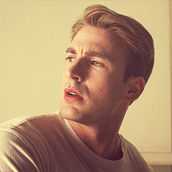 coulsonnn:   #isn’t it amazing how perfectly styled his hair is even after being