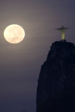 comer, rezar e amar .