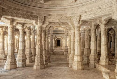 mechanicaljade:The Jain Dilwara temple, Mount Abu, Rajasthan