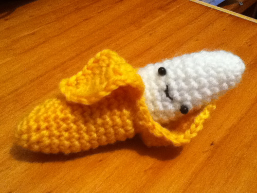 t0xic-kids:we interrupt your ranting and hipster pictures to bring you a seductive banana.