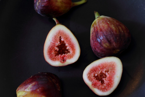 thefruitmarket:Fresh Figs (by arsheffield)