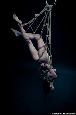 vanerotica:Bekah - Falling With Style (Rigging Tho4ns)