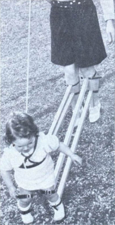 Dispositif pour apprendre à marcher à un enfant (Suisse, 1939)