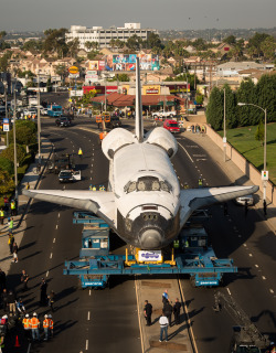 laughingsquid:  Photos: Space Shuttle Endeavour