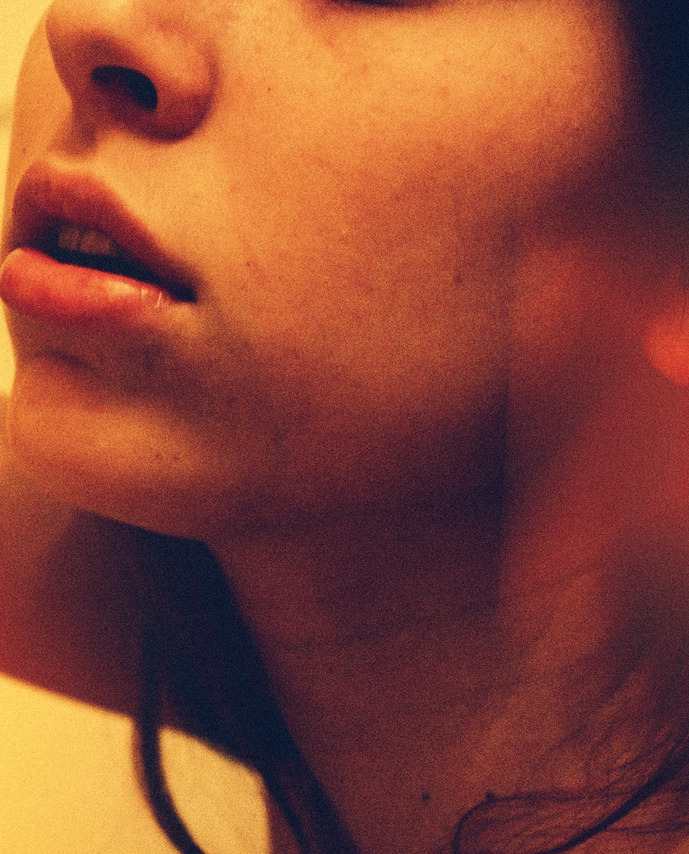 apatheticshadow:  Photo credit goes to: acrossmyuniversee. To see more of this beautiful