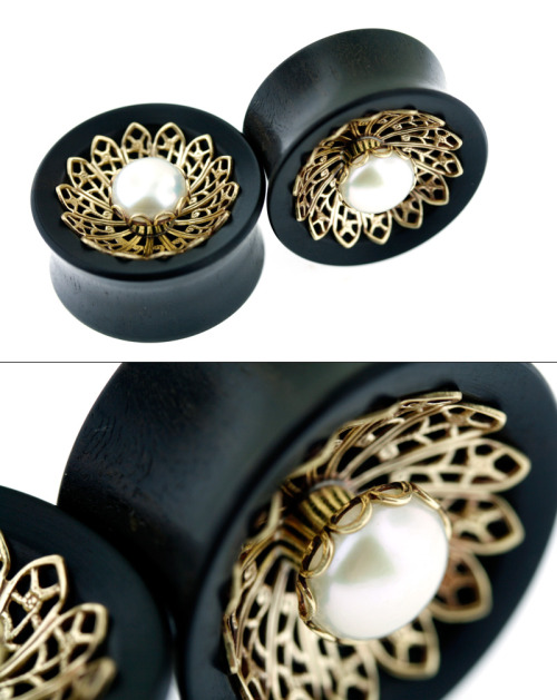 onetribeorganics:
“Variation of our ‘Basilica’ plugs in Ebony with 10mm freshwater pearls. Exclusively from Onetribe.
”