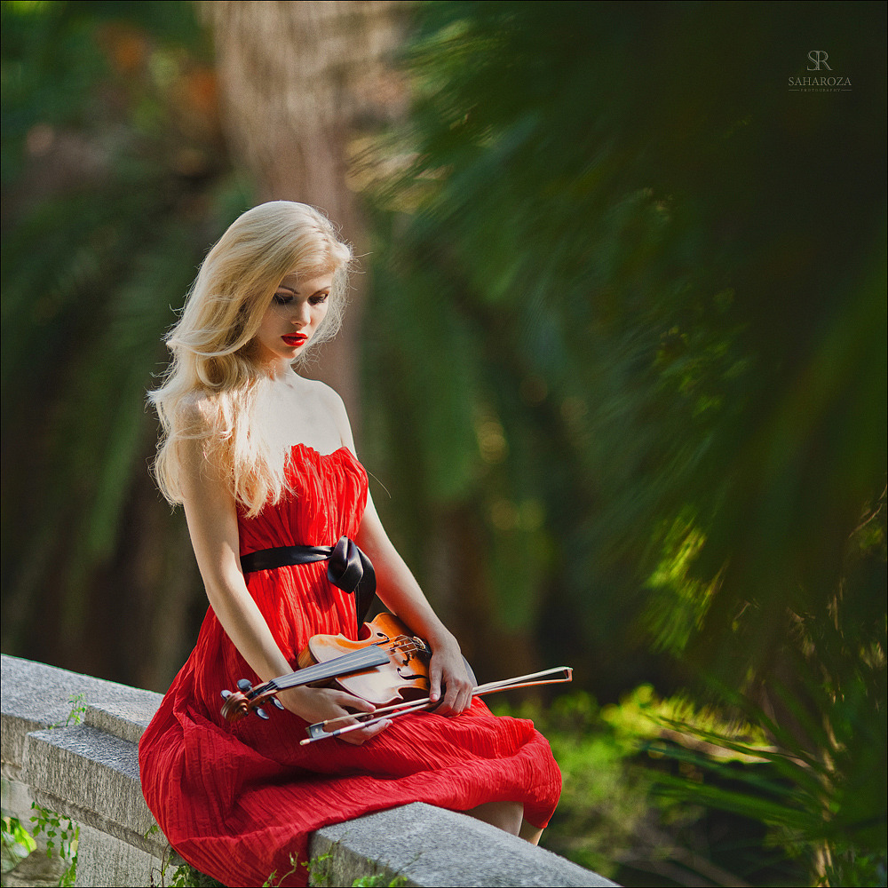 Photographer: Sasha Aksenteva (aka Aleksandra Saharoza)