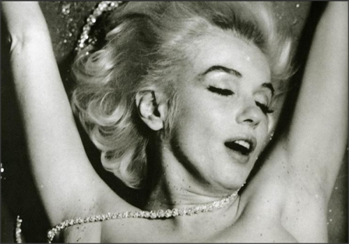 Marilyn, 1962Photos: Bert Stern                       Marilyn sure knew how to make love to the came