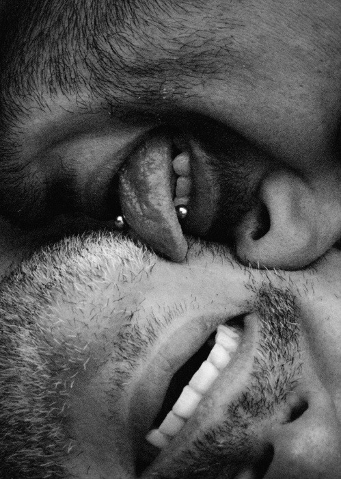 http://gaypixel.tumblr.com/post/33667829309