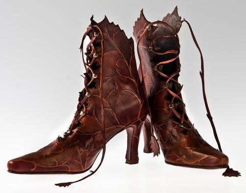 transientfashion:Pendragon ShoesEstablished in 1987, Pendragon is the designer shoemaking duo Jackie