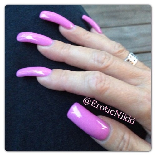 Freshly polished pink #sexylongnails #nails #nailfetish #fingernails #longnails (Taken with Instag