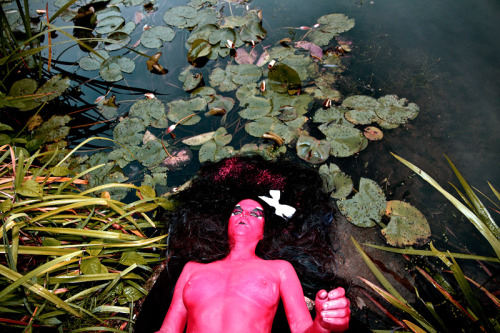 nakedsingersandmusicians:  aqqindex:Kembra Pfahler (Voluptuous Horror of Karen Black), At Giverny, Photographed by E.V. Day, 2012 Happy Halloween!