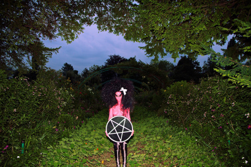 nakedsingersandmusicians:  aqqindex:Kembra Pfahler (Voluptuous Horror of Karen Black), At Giverny, Photographed by E.V. Day, 2012 Happy Halloween!