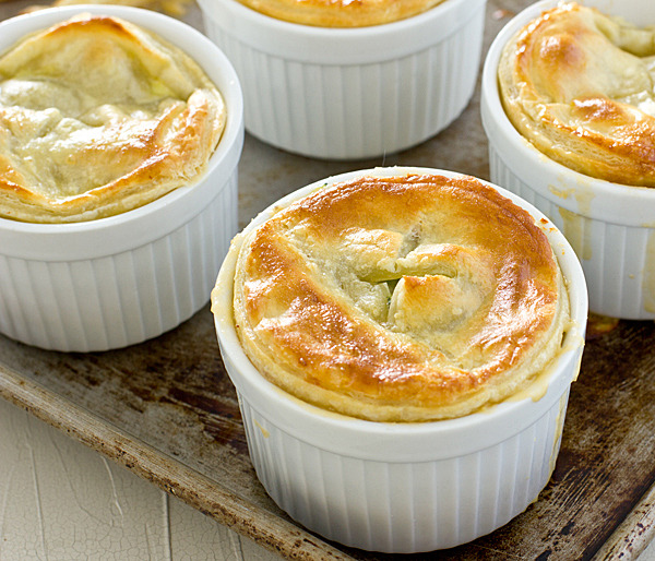 foodiepalooza:  Broccoli Cheddar Pot Pies 