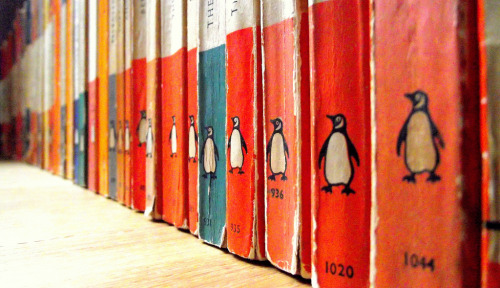 thesorrowsofgin: booksfrommyshelf: March of the Penguins I (by jackofgrey) Whitebeach Camp.
