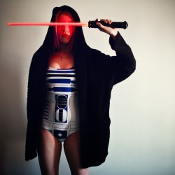 starwarsgonewild:  die-know-sore: Today R2 turned to the dark side. 