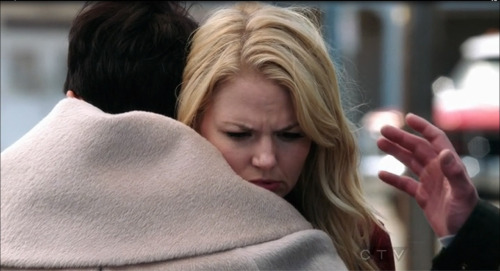 Noone can look as grumpy as Jennifer Morrison. :D