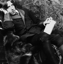 Oscar Wilde Probably the coolest gay guy