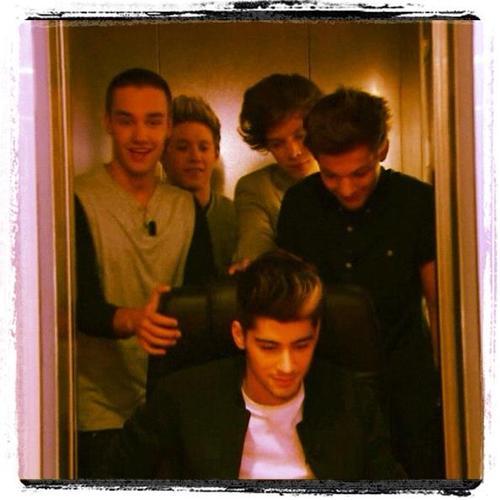 onedirectionunedited:  Unedited photos, rares, gifs and videos. Also, HQ pictures. X