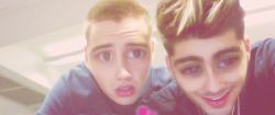 masturzayning:  Ziam in a photobooth; classic relationship move. 