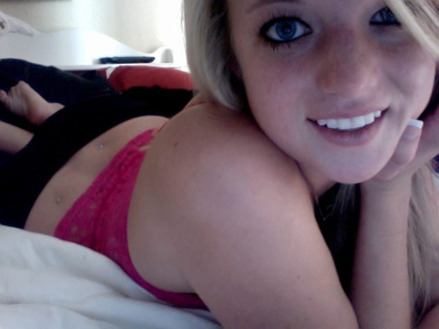 gfsharingfantasy:  This chick is gorgeous 
