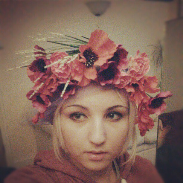Half way through making my headdress!! #headdress #flowers #art #diy #pink #red #face