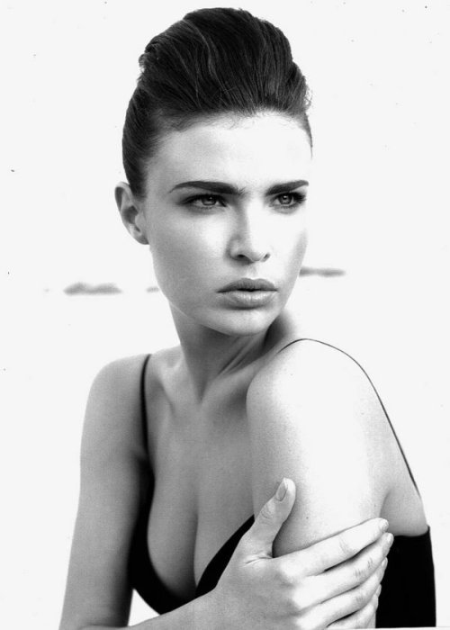 themodelfeed:  Julia Lescova 