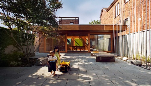 0junk:Studio Junction - Courtyard House Toronto, Canada A warehouse turned into a beautiful home b