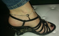 worshipherfeet:  merrylander:  A new lock requires a new key. I am sure it will make an interesting conversation piece around my ankle! — KH  Oh, I love when a sexy woman wears the key on her anklet!  