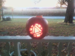 made an arc reactor pumpkin WOO