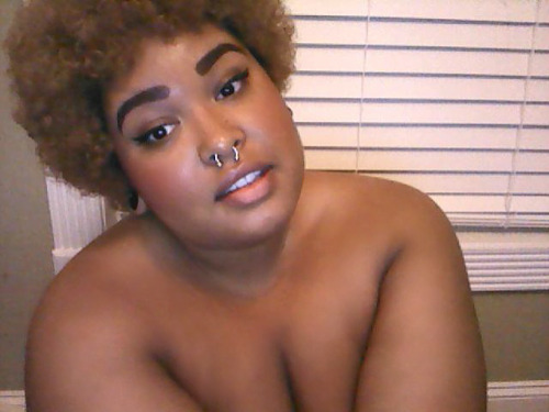 sluteverbabe:grrrly-grrrl:So in love with my skin and hair right now.babe