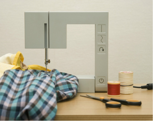 platinum-yukari:  hokaidoplanet:  mikespook:  pageofspook:  industrialist:  Foldable Sewing Mac