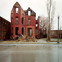 urbex-decay:     Abandoned house. Detroit,