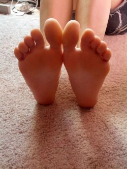 feetandcomics:  legsandfeet:  Feet Toes   I want to get my girlfriend and our two lovers together with this girl and yell, “LADIES, START SUCKING SOME TOES!!!” 