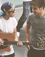horanvanity:  editing challenge: favorite ship/bromance↳ niam 