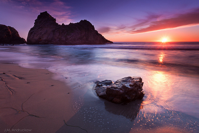 neptunesbounty:  Better Late Than Never by -Jamian- on Flickr. 