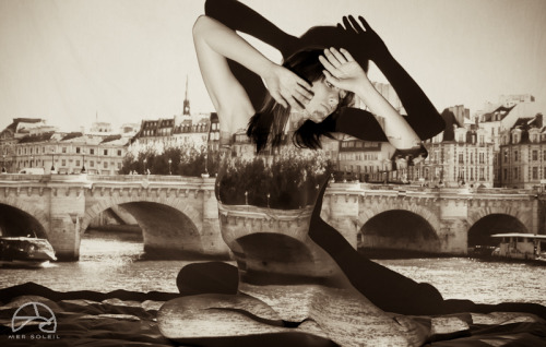 Pont Neuf - Paris, Streching. Model Esse Jay. ©Mer Soleil Photography 2012