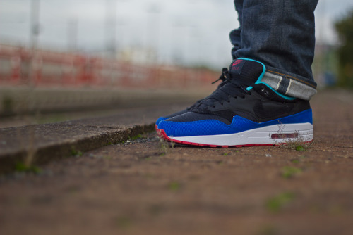 darknatureclothing:  sweetsoles:  Nike ID Air Max 1  Ultramarine colourway!