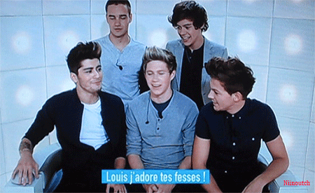  Zayn: ”Louis I love your bum!” Harry: ”Louis show me your aaaaaaasss”